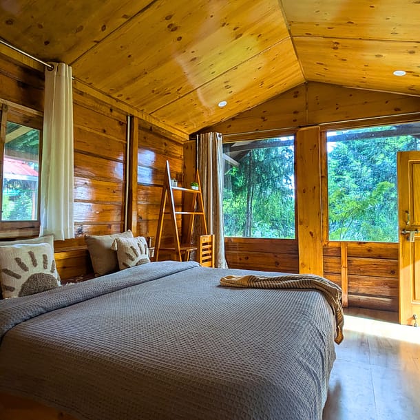 Standalone cabin for 2